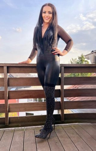 Geiles versautes Girl für deine privaten Zwecke!